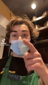 How to go viral on tiktok reddit. A Viral Tiktok From A Drive Thru Employee Is Freaking People Out