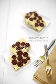 Pavlova dimasak dengan api yang sederhana panas. Resepi Mini Pavlova Azlita Masam Manis