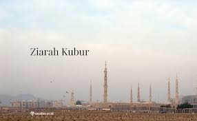 Umat islam memiliki kebiasaan melakukan ziarah kubur sebelum ramadhan dan menjelang idul fitri. Ziarah Kubur Antara Sunnah Dan Bid Ah