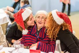 They aim to create links between elderly people who need to make friends for example clubs or classes. Pour Noel Les Petits Freres Des Pauvres Cherchent Une Soixantaine De Benevoles A Toulouse Actu Toulouse