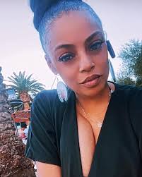 It's national bluetooth day so I'm celebrating with this photo. To all my  friends…I 👏🏾don't 👏🏾care how mad this photo makes you 🤭🤭🤭 #haha  #funny #bluetooth #earpods