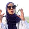 4x c em am apakah kau pernah dm f em jauh dari rumah c em am rindu yang menumpuk dm f g sakit dan berkecamuk. Lirik Dan Chord Lagu Pulang Dari Iksan Skuter