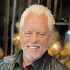 Larry Mcnabb's Instagram, Twitter & Facebook