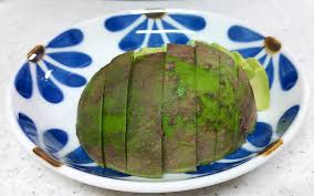 アボカドを剥いたら赤紫…。怖すぎたので調べてみた話。 - 現実逃避は前向きに。