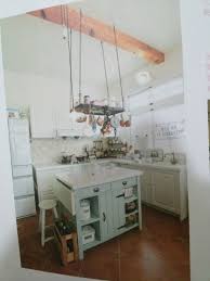 白色廚房中強眼焦點的中島粗曠有形橫梁 home decor decor home
