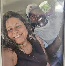 Are there any good priced in-home nail techs for specific nail design?