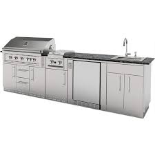 outdoor kitchen