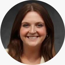 I am thrilled to announce that I have been promoted to Senior Project  Manager at Mediaplanet! In just 10 months, I've had the incredible  opportunity to work alongside a talented team, refining