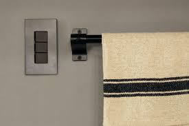 鉄のタオル掛けと素材を合わせて 鉄 スイッチセット トリプルbk メタルスイッチプレート スイッチプレート 家 づくり タオル掛け