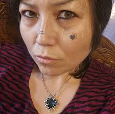 Can quail live with chickens and ducks?