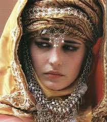 A blacksmith named balian has lost his family and nearly his faith. Companion Book Koh Companion Book 02 Eva Green Web Photo Gallery Eva Green Kingdom Of Heaven Style