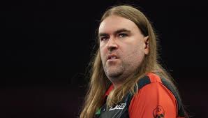 Blades and Lowe secure PDC Tour Cards