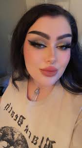 Amber Stoller（@fairytears） • Threads，暢所欲言