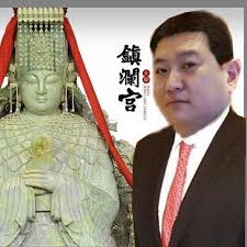 2010年凡那比颱風侵台，陳菊忙碌救災期間因午睡1小時，被國民黨羞辱了好幾年。  這次花蓮馬太鞍溪堰塞湖溢流災情嚴重多人失聯，花蓮縣長徐榛蔚卻堅持出國行程。 我希望天佑花蓮，但更希望花蓮人下次選擇一位會真正心疼子民的地方父母官。