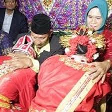Kumpulan teks mc acara akad pernikahan terbaik. Tuliskan Saja Untaian Kalimat Untuk Orangtua Dan Mertua Saat Pernikahan