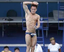 While at tokyo he has made a dog jumper and a cosy for his medal. Tom Daley Believes Rain Will Enhance His Prospects Of Winning A Medal At Rio 2016 Olympics Daily Mail Online