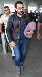 Amir Khan Snapped At The Mumbai Airport Mumbai Airport Bollywood Fashion Deepika Padukone