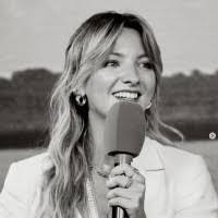 Camilla Cunningham's Instagram, Twitter & Facebook