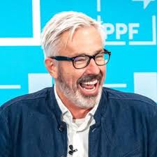 howard ramos (@somardrawoh)