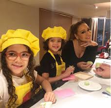 Meet mariah carey and nick cannon's twins, who have big personalities like mom and dad. Mariah Carey And Nick Cannon S Kids Photos Of Their Cutest Moments
