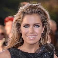 Van der vaart reageert zelf gevat op twitter. Sylvie Van Der Vaart Kein Problem Mit Pocher Gala De