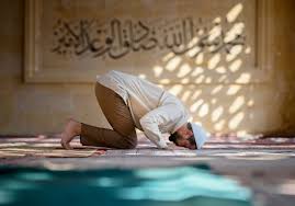 Şehâdet etmek, namaz kılmak, zekât vermek, oruç tutmak ve hacca gitmektir. ØªÙØ³ÙŠØ± Ø­Ù„Ù… Ø±Ø¤ÙŠØ© ØµÙ„Ø§Ø© Ø§Ù„Ù…ØºØ±Ø¨ ÙÙ‰ Ø§Ù„Ù…Ù†Ø§Ù… Ù„Ø§Ø¨Ù† Ø³ÙŠØ±ÙŠÙ† ÙˆØ§Ù„Ø§Ù…Ø§Ù… Ø§Ù„ØµØ§Ø¯Ù‚
