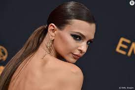 Collection de kikidu93450 • dernière mise à jour il y a 16 heures. Cheveux Fins Plaques Et Queue De Cheval Basse Une Option De Choix Pour Mettre En Valeur Les Cheveux Fins Comme Emily Ratajkowski Terrafemina