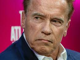 Последние твиты от arnold (@schwarzenegger). G2wbrzurdlpagm