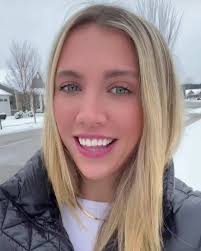 𝗦𝗔𝗬 𝗬𝗘𝗦 𝗜𝗙 𝗬𝗢𝗨 𝗟𝗢𝗩𝗘 CAITLIN CLARK AND SOPHIE CUNNINGHAM ❤️✌️