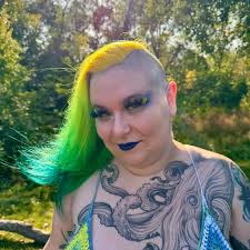 Bee Mood (@bree.mood) • Facebook, Connect with friends