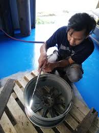 2 alatan penting itulah yang bakal digunakan untuk membetulkan rim yang agak gelong/bengkok bila dipusing buat masa ini.nanti hasilnya kita mahukan putaran roda yang. Fizzy Industry Kami Juga Menawarkan Khidmat Repair Rim Facebook