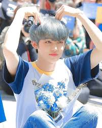 Txt S Yeonjun Trending Number One Worldwide On Twitter As Fans Celebrate His Birthday Rapazes Bonitos Papel De Parede Kpop Cantores