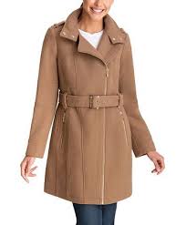 A sleek and elegant wool blended coat to keep your chic style on point during the holiday season. Michael Kors Asymmetrical Belted Coat Camel Online