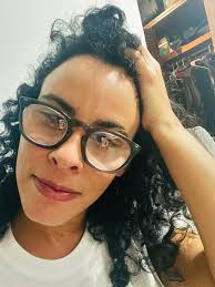 Con esta jevota en nuestro primer 5k juntas. Sabes que los años han pasado  cuando en vez de planificar un perreo intenso un viernes, madrugan un  sábado para ir a correr. 😂 #