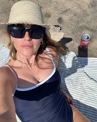 EVERYTHING ELIZABETH