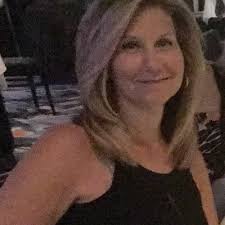 Laura Hanpeter (@lhanpeter)