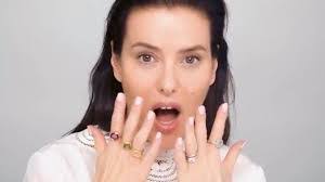 Betty Ring's Instagram, Twitter & Facebook