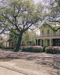 Charles avenue is a thoroughfare in new orleans, louisiana, u.s. St Charles Avenue New Orleans Streets To Visit