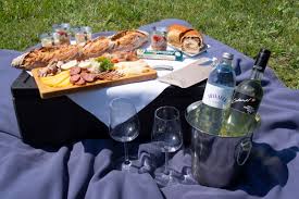 Проверьте 'picknicken' перевод на английский. Genuss Am Cobenzl Nachhaltige Picknick Boxen In Den Wiener Weinbergen Geniessen Kulinarik Wien Vienna At