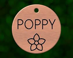 Médaille fleur pour chien. Médaille d'identification personnalisée pour le  collier. Double face et profondément gravé dans le métal solide. Fabriqué  sur mesure dans l'Oregon.