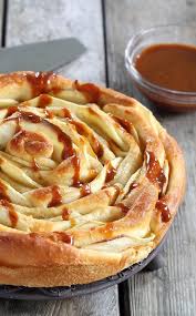 Recette Brioche Spirale Aux Pommes En Video Recette Recette Pomme Alimentation Gateau Aux Pommes