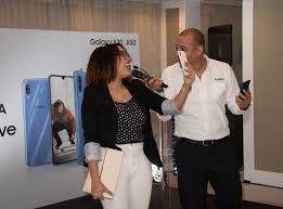 La pequeña y su hermana anna , de un año, desaparecieron el pasado 27 de abril , día en que su padre, tomás gimeno , de 37 años, debía entregarlas en casa de su exesposa, beatriz. Samsung Presenta En Republica Dominicana Nuevos Telefonos Galaxy A Samsung Newsroom Latinoamerica