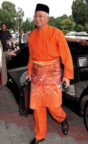 Najib razak ucapan penggulungan perhimpunan agung umno 2017. Here S Why Najib Razak Wasn T Wearing The Orange Lokap Sprm Shirt Skop Rojak Daily