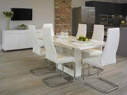 Complete your dining room or kitchen with a modern dining table. Ausziehbarer Esstisch In Weiss Bringt Puristischen Look Und Raffinesse Ausziehbarer Brin Modern Kitchen Tables White Kitchen Table Set Kitchen Table Settings