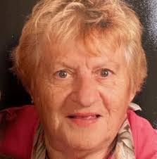 Laura Kempton's Instagram, Twitter & Facebook