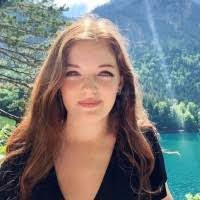 Ella Slade's Instagram, Twitter & Facebook