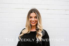 Lucinda Thomas honours Coral as 'motherless daughters' ambassador