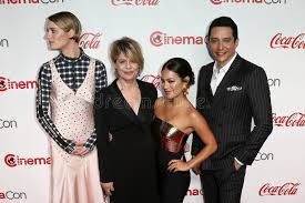 147,036 likes · 15,596 talking about this. Mackenzie Davis Linda Hamilton Natalia Reyes Gabriel Luna Stock Photo Aff Hamilton Natalia Linda Ma Mackenzie Davis Actors Actresses Terminator