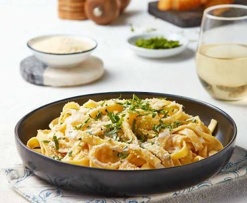 Penne Fettuccine Alfredo