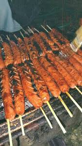 Berbagai macam tipe karakter orang saat makan ini pun lalu digambarkan menjadi sebuah ilustrasi yang lucu dan sangat menghibur. Bakar Bakaran Dekaabcdd Ide Makanan Fotografi Makanan Foto Makanan